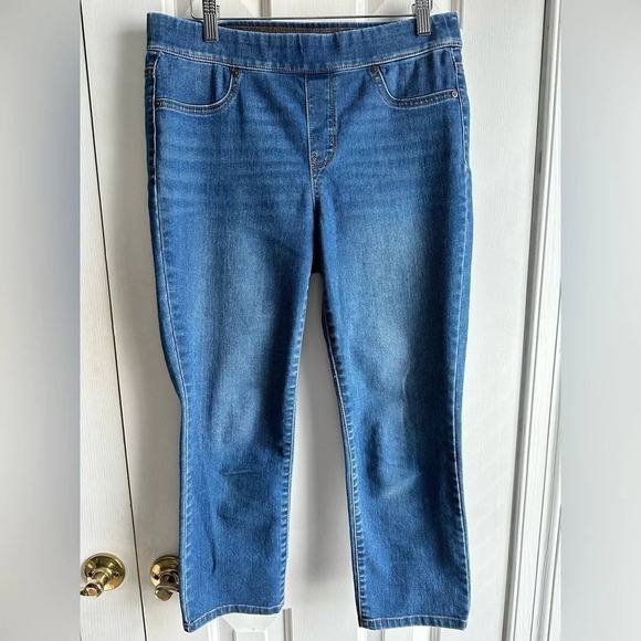 New Directions tummy slimming cropped jeans.  Size 6 - Picture 1 of 6